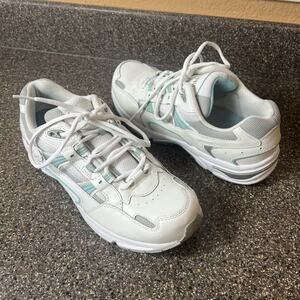 Vionic Walker Shoe Women Size 10 Wide White/Blue Leather Low Top Lace Up Sneaker
